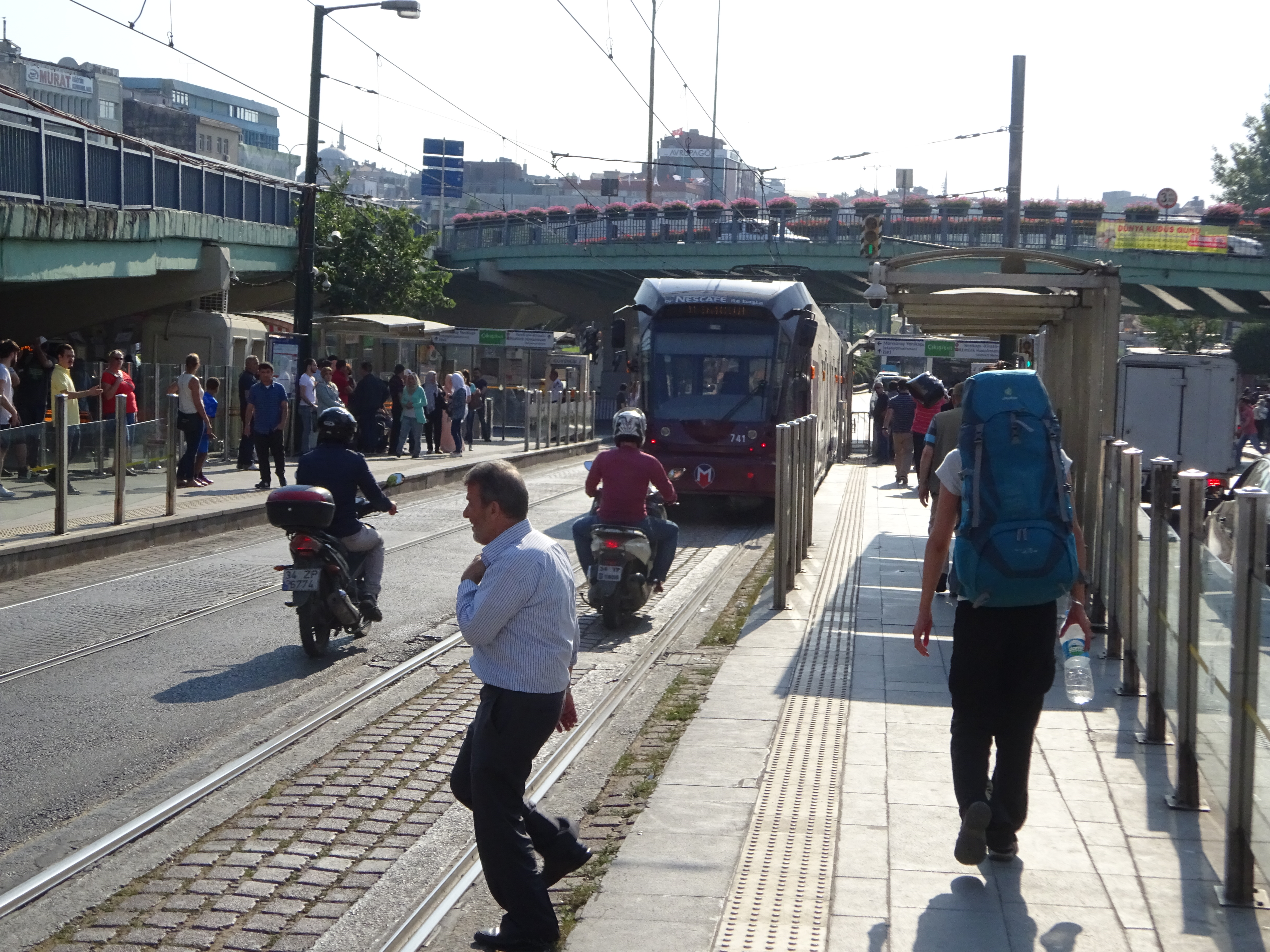 テシェキュルエデリム トルコのイスタンブールからブルガリアのソフィアへバス移動 U10 ﾕ ﾃﾝ とmayu ﾏﾕ の世界放浪新婚旅行